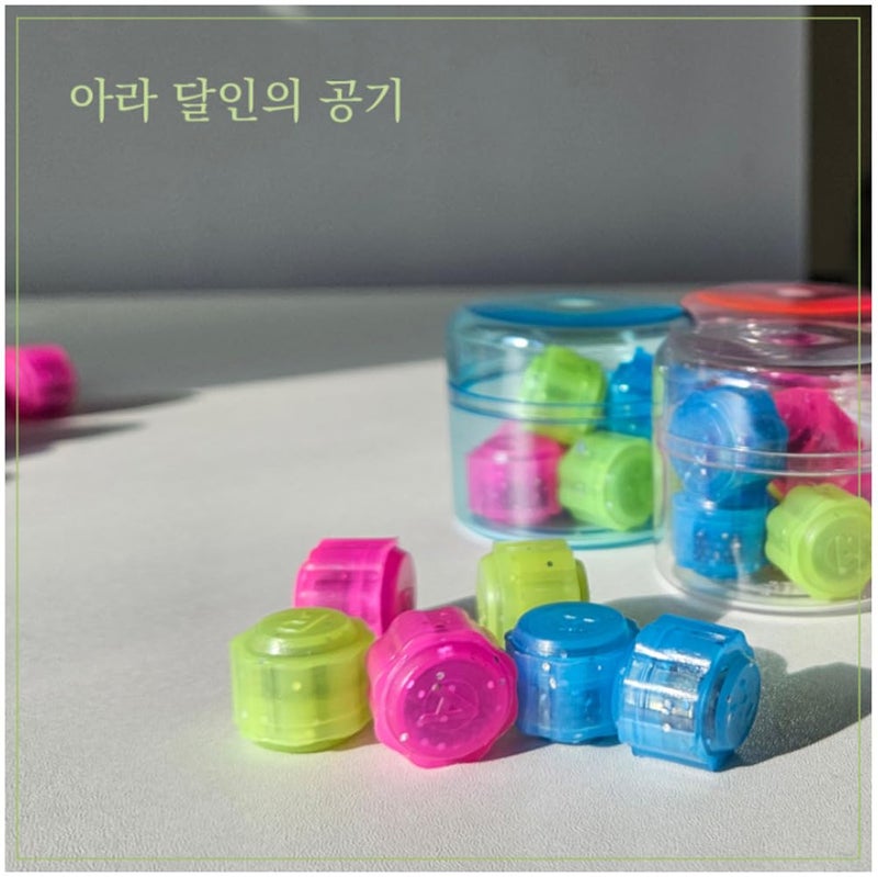 KOREA [Random] Korean Traditional Play Game 8PCS Gonggi Jack Stone Pebbles Set w/Round Case (4 Sets) - Image 2
